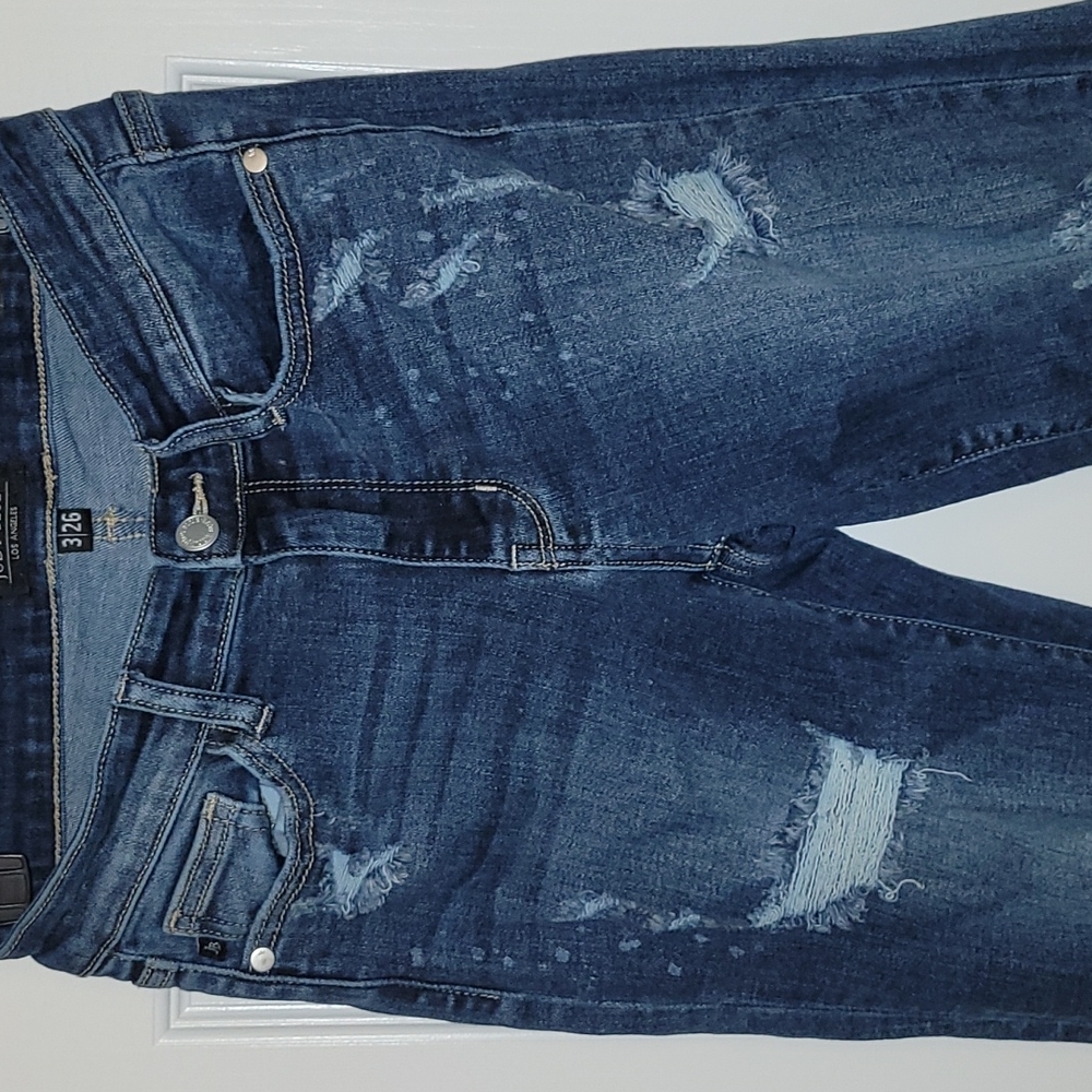 Boyfriend fit distressed Judy Blue jeans size 3/26